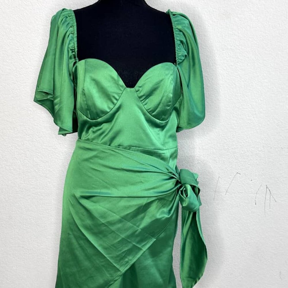 Side-Tie Cup-Draft Gown with Flat Sleeves